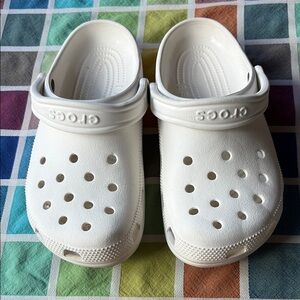 🐊Crocs White Clogs🐊